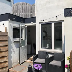Kingstreet Apartment