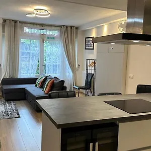 https://studio-amsterdam-1068-jx.amsterdamhotelsnl.com